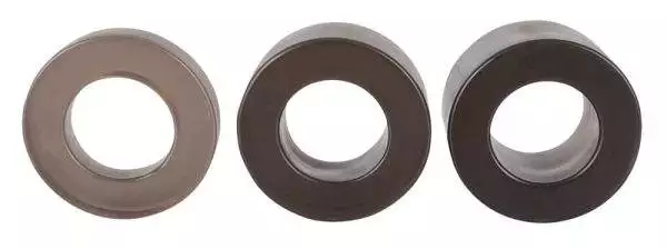 You2Toys Hoden Dehnungs-Set. Dehnen und stimulieren Sie Ihre Hoden diskret unter der Kleidung. Rauch