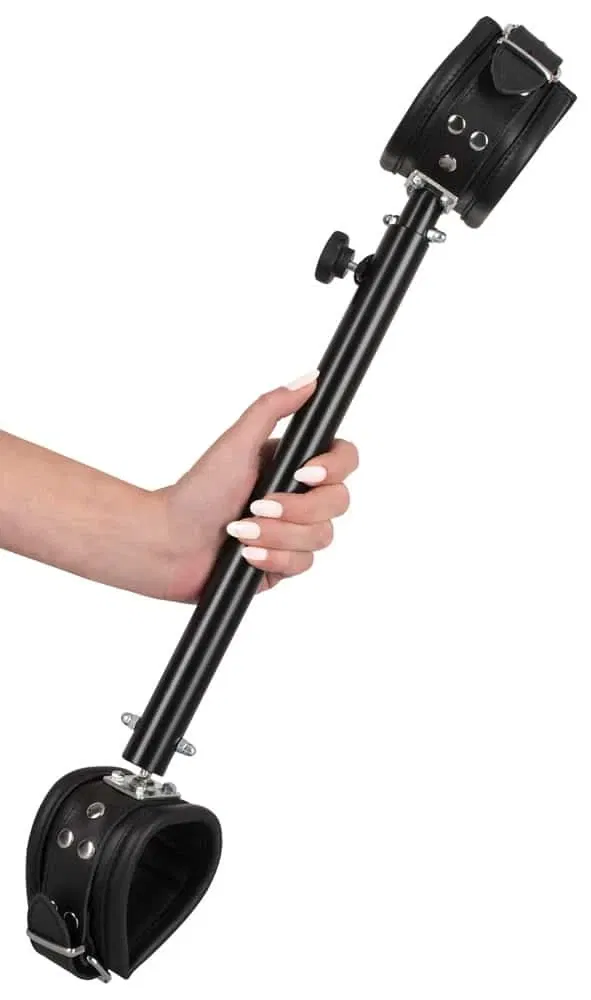 ZADO Spreizstange - Beine weit gespreizt! ZADO Spreizstange - Beine weit gespreizt!