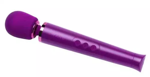 le Wand Petite Rosegold - Kompakter Massagestab für unterwegs Dark Cherry le Wand Petite Rosegold - Kompakter Massagestab für unterwegs Dark Cherry