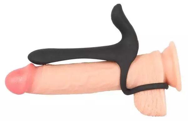 Black Velvets Paarvibrator - Penis-/Hodenring mit Vibro-Klit-Reizer