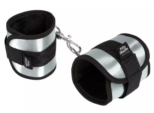 Bondage Fesseln Set - Marke - One Size - Schwarz-Silber - Erotische Handfesseln mit Klettverschluss – A