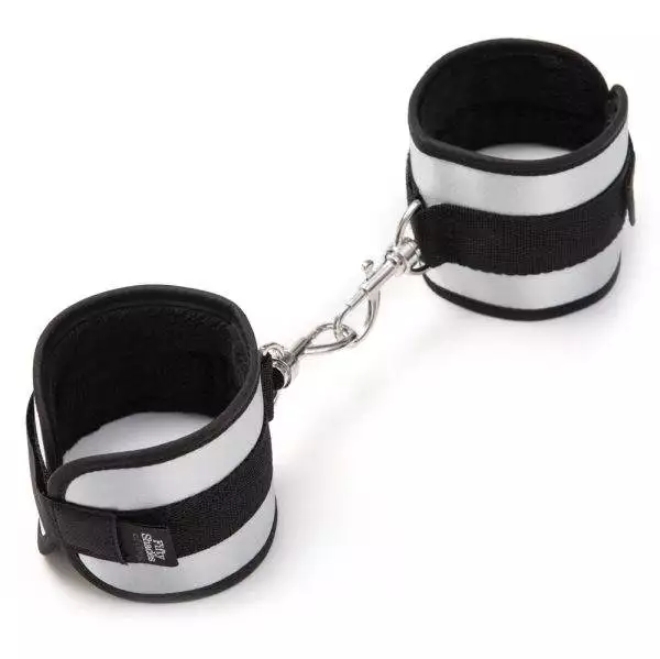 Bondage Fesseln Set - Marke - One Size - Schwarz-Silber - Erotische Handfesseln mit Klettverschluss – B
