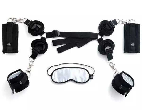 Fifty Shades of Grey Bett-Fesselkit, Größe: Einheitsgröße, Farbe: Schwarz/Silber Fifty Shades of Grey Bett-Fesselkit, Größe: Einheitsgröße, Farbe: Schwarz/Silber – B