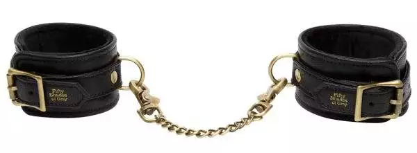 Bound to You Ankle Cuffs - Luxus Fesselset in Antikgold Bound to You Ankle Cuffs - Luxus Fesselset in Antikgold