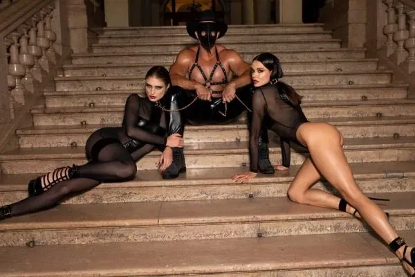 Noir Geheimnisvolle Transparenz! Schwarzer Langarm-Body ouvert in Powerwetlook-Stil, Größe S, Schwarz