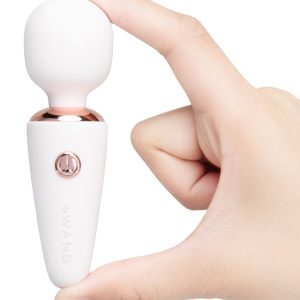 le Wand Mini Microwand Weiß – Kompakter Vibrostab mit 7 Vibrationsmodi und USB-Ladekabel le Wand Mini Microwand Weiß – Kompakter Vibrostab mit 7 Vibrationsmodi und USB-Ladekabel – Bild 5