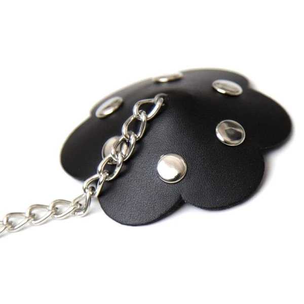 Ohmama Fetish Bloemblaadje-nippelversiering met ketting, zwart