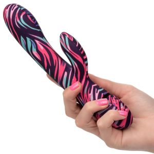Calexotics Menage A MOI Dual Wand Vibrator mit zwei Spitzen, Silikon, 21 cm Calexotics Menage A MOI Dual Wand Vibrator mit zwei Spitzen, Silikon, 21 cm – Bild 5