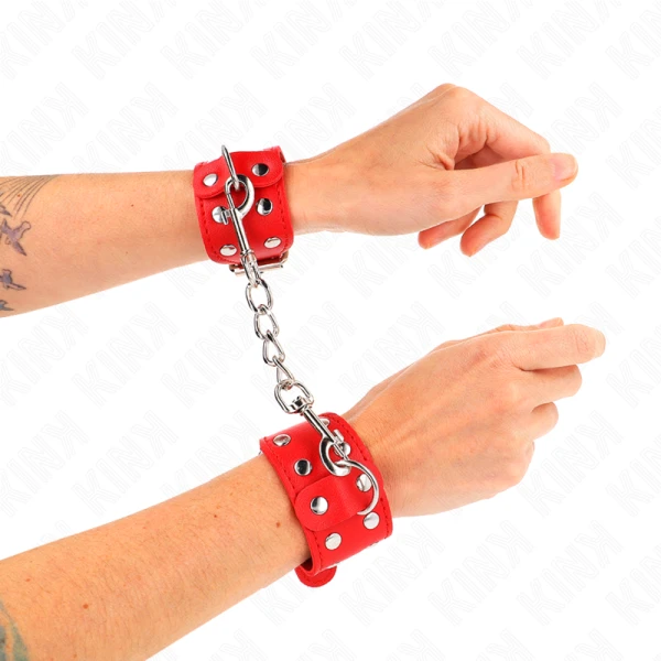Kink Wrist Restraint Armband met dubbele rij noppen rood Kink Wrist Restraint Armband met dubbele rij noppen rood