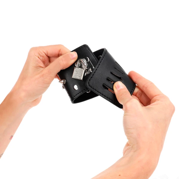 Kink Wrist Restraint Polsboeien met Spikes