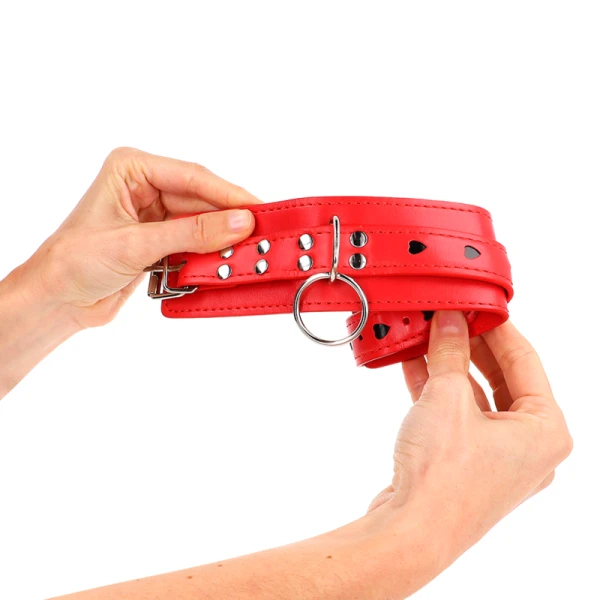 Kink Wrist Restraint rode polsboeien met zwarte hartinleg