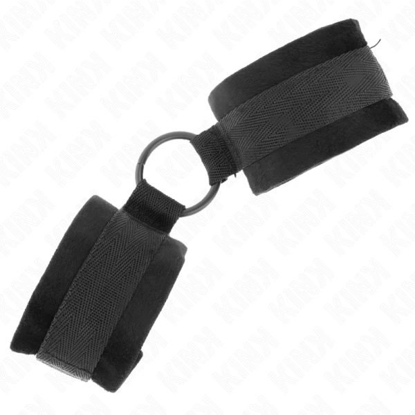 Kink Wrist Restraint Bont-Handboeien met O-Ring Zwart Kink Wrist Restraint Bont-Handboeien met O-Ring Zwart