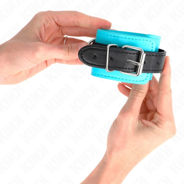 Kink Wrist Restraint Haak-handboeien blauw met bontvoering verstelbaar