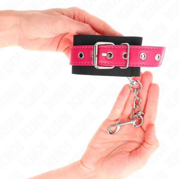 Kink Wrist Restraint Nylon-Polsboeien met Kunstlederen Riem Framboosroze Zwart Kink Wrist Restraint Nylon-Polsboeien met Kunstlederen Riem Framboosroze Zwart
