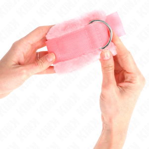 Kink Wrist Restraint Bontgevoerde Polsboeien Roze Verstelbaar Kink Wrist Restraint Bontgevoerde Polsboeien Roze Verstelbaar - Afbeelding 4