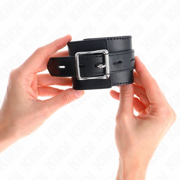 Kink Wrist Restraint Polsboeien met Riem Zwart Kink Wrist Restraint Polsboeien met Riem Zwart
