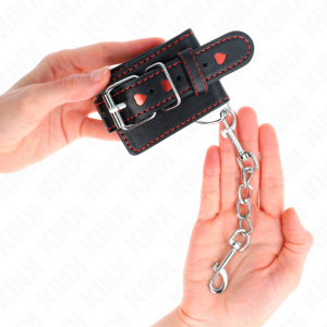 Kink Wrist Restraint Polsboei met Hartinzet zwart-rood Kink Wrist Restraint Polsboei met Hartinzet zwart-rood - Afbeelding 4