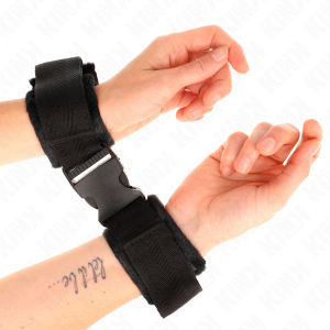 Kink Wrist Restraint Nylon-handboeien met klittenband rood-zwart Kink Wrist Restraint Nylon-handboeien met klittenband rood-zwart - Afbeelding 1