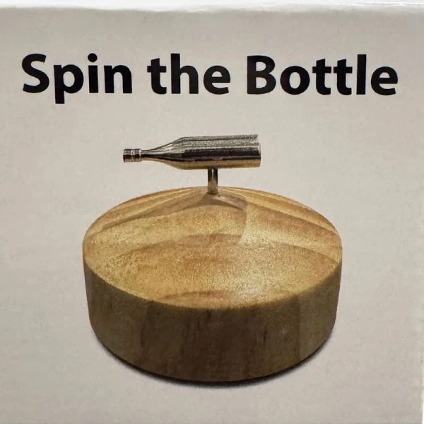 Kheper Games Flessendraaien Partyspel met Metalen Fles Kheper Games Flessendraaien Partyspel met Metalen Fles