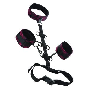 Calexotics Scandal Comporal Ondersteuning met Halsband, Handboeien-Set Calexotics Scandal Comporal Ondersteuning met Halsband, Handboeien-Set - Afbeelding 1