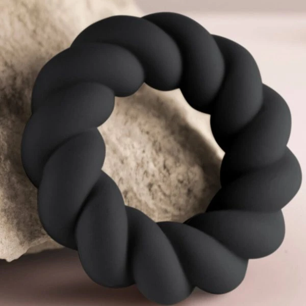 Rocks-off Twist Penisring van flexibel siliconen, zwart