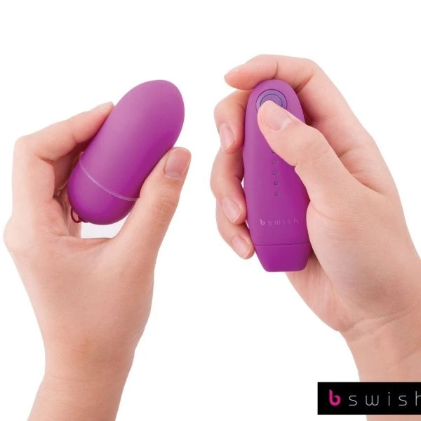 B Swish Bnaughty Classic Unleashed Kogelvibrator met Afstandsbediening, Lila