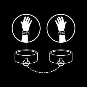 Fetish Submissive Handboeien van veganistisch leer met neopreen voering Fetish Submissive Handboeien van veganistisch leer met neopreen voering - Afbeelding 8