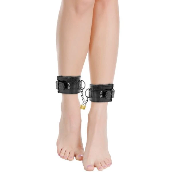 Darkness Bondage Handboeien van zwart leer met hangslot