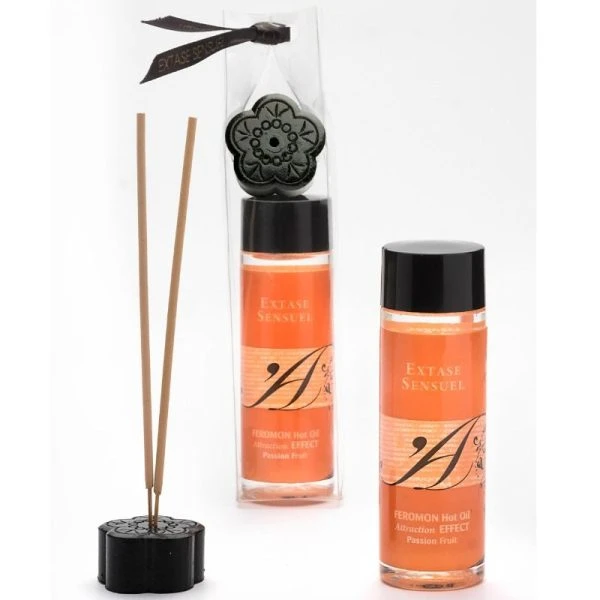 Extase Sensual Massage Oil with Warming Effect and Passion Fruit Pheromones
