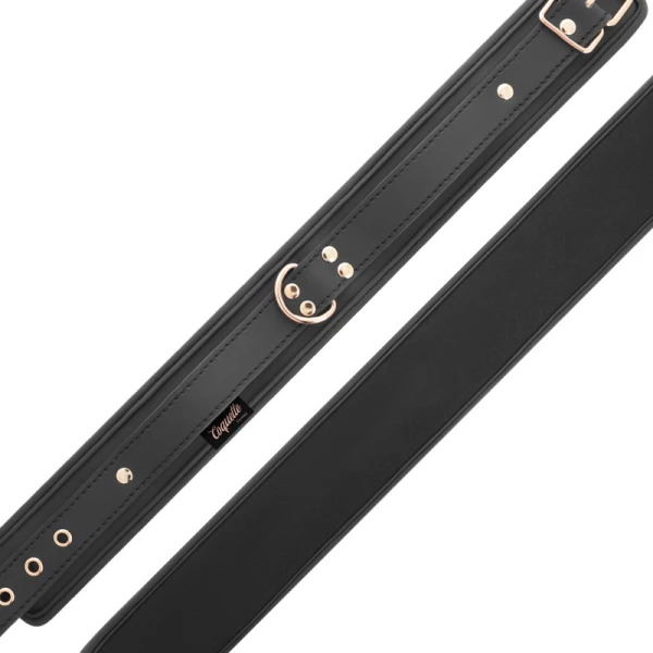 Coquette Chic Desire Fantasy-halsketting van vegan leer met neopreenvoering en riem Coquette Chic Desire Fantasy-halsketting van vegan leer met neopreenvoering en riem