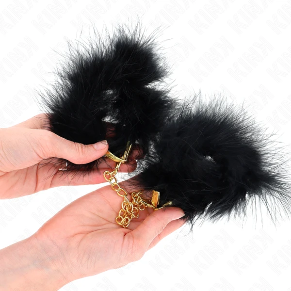 Kink Federhandboeien met gouden ketting voor bondage