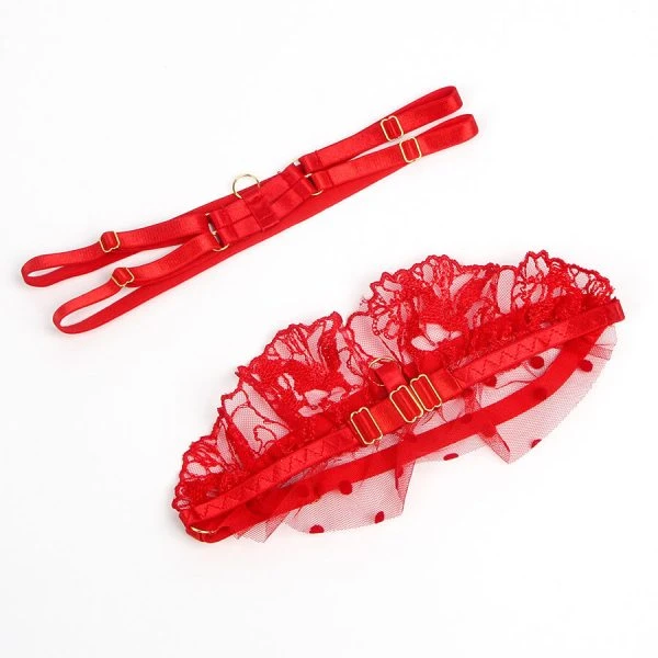 Subblime kantige BH met jarretelgordel en slip set rood