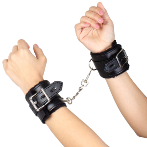 Secretplay Zwarte Bondage-handboeien met Pluche Voering Secretplay Zwarte Bondage-handboeien met Pluche Voering - Afbeelding 1